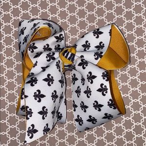 Fleur de lis Medium Hair Bow